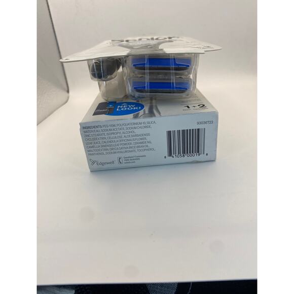 Schick Hydro Razor Bundle. Dry Skin Razor and  hydro disposable 3 pack - Picture 6 of 8